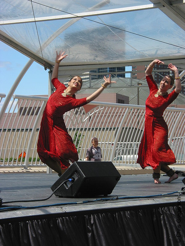 Photo of Dancer at the FLW Bridge Opening(2100)
