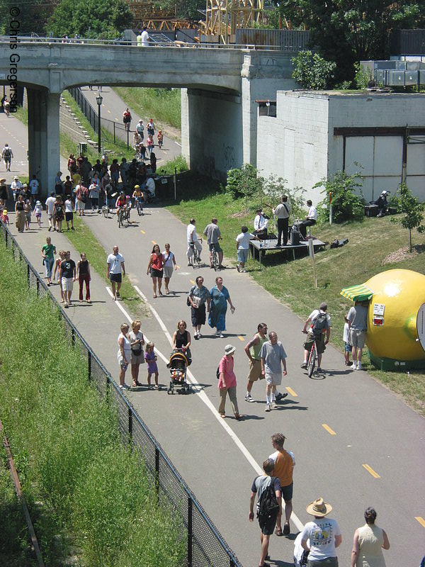 Photo of Midtown Greenway Parade of the Arts(2150)