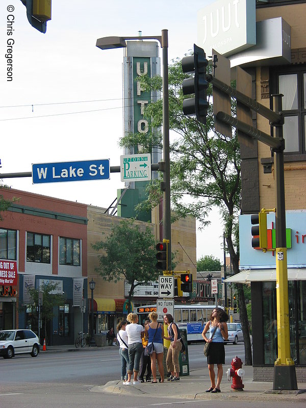 Photo of Lake and Hennepin(2274)