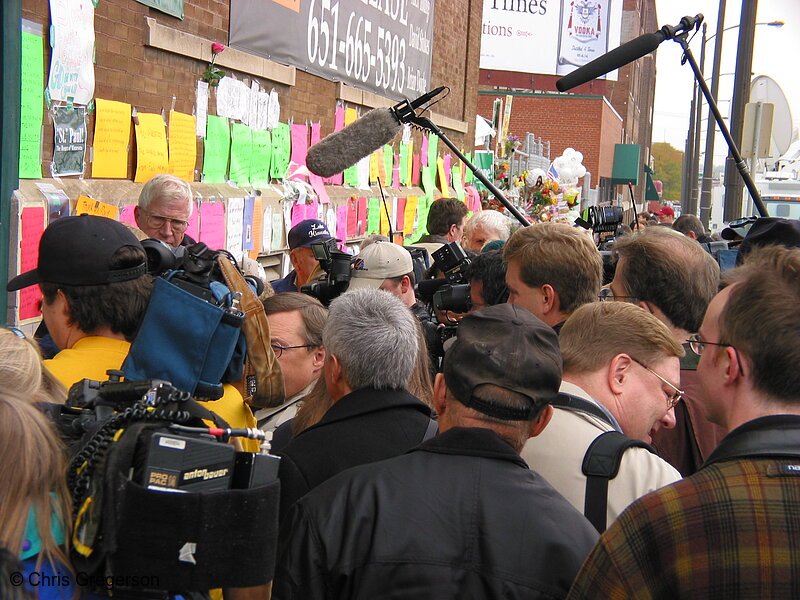 Photo of Media Outside the Wellstone Campaign Headquarters(2497)