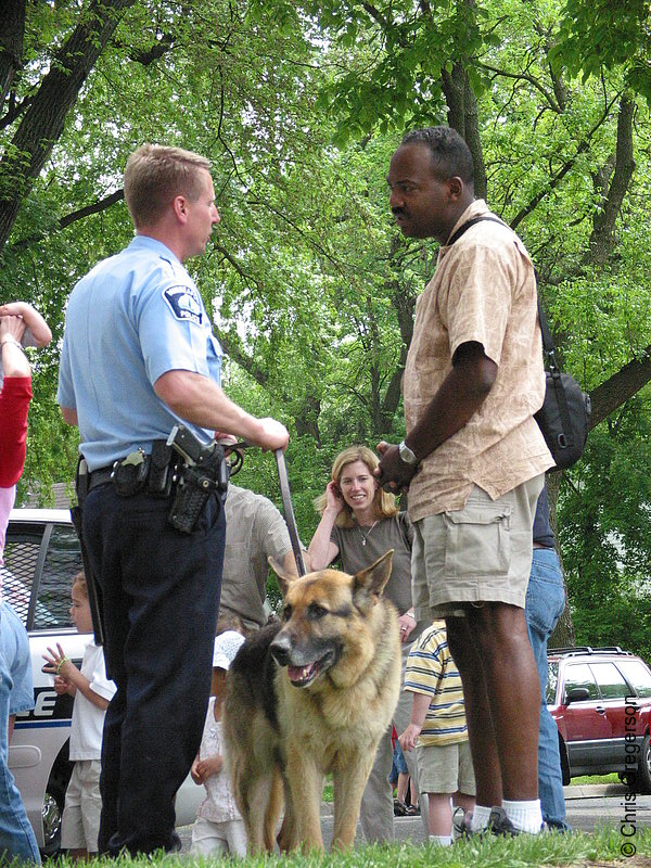 Photo of Police Officer Talking to Minneapolis Resident(2793)