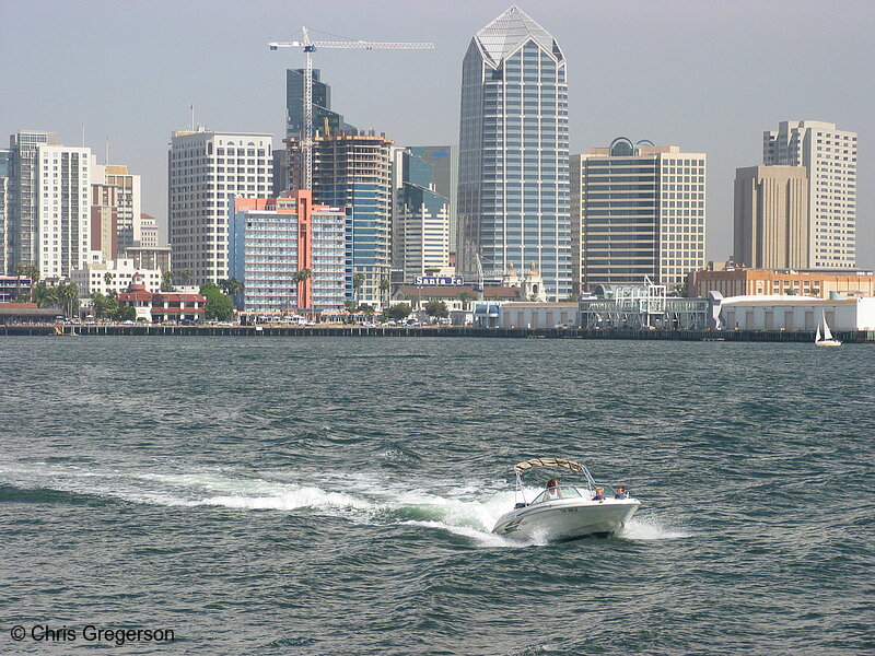 Photo of San Diego Harbour and Speedboat(4335)