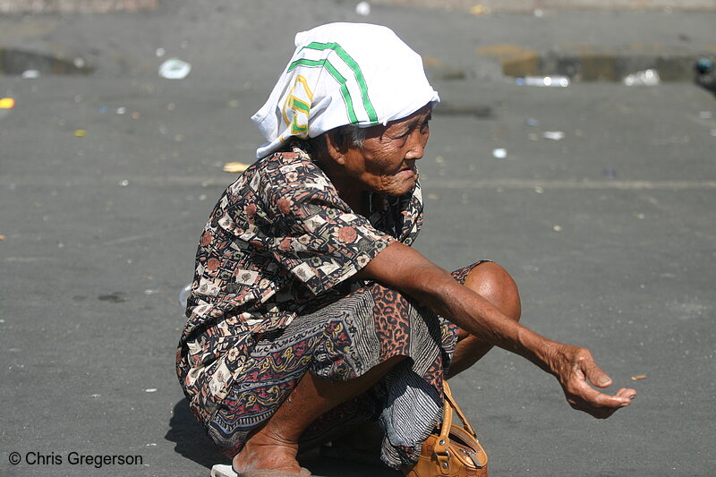 Photo of Old Woman in Baclaran, Manila, the Philippines(4629)