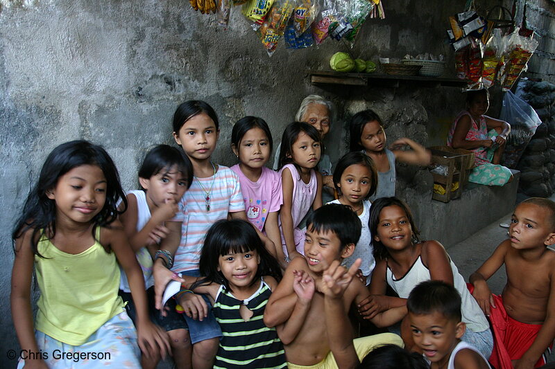 Photo of Old Woman and Young Kids, Siteo Pader, The Philippines(4861)