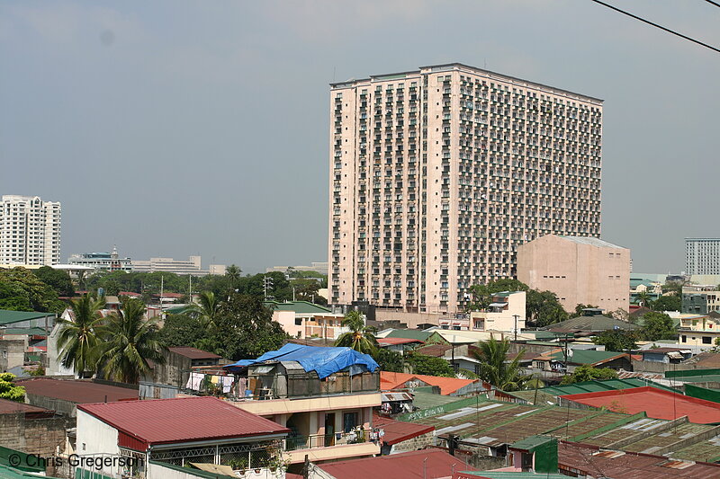 Photo of Condominium Rising above Rooftops, Residential Area of Manila(5578)
