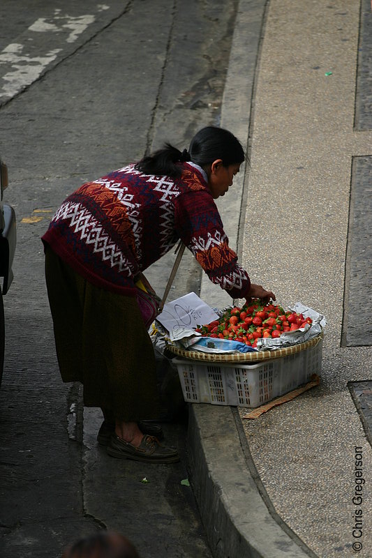 Photo of A Strawberry Vendor on Session Road in Baguio City, Philippines(5748)