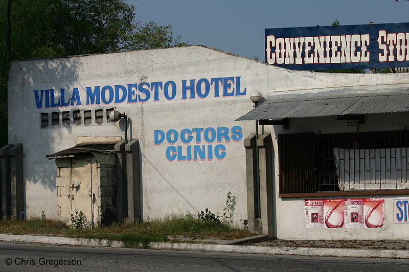 Photo of Villa Modesto Hotel, Doctors Clinic, and Convenience Store in Angeles City, Pampanga(5846)