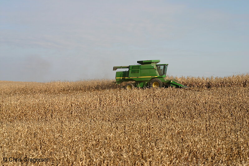 Photo of John Deere Combine in Wisconsin Corn Field(6301)
