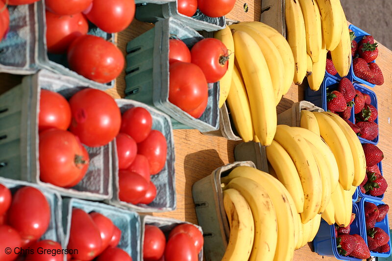 Photo of Bananas, Strawberries, and Tomatoes at the Minneapolis Farmer's Market(6388)