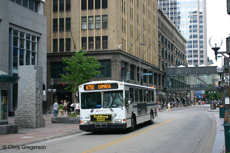 Photo of MTC Bus on Nicollet Mall at 8th Street(6390)
