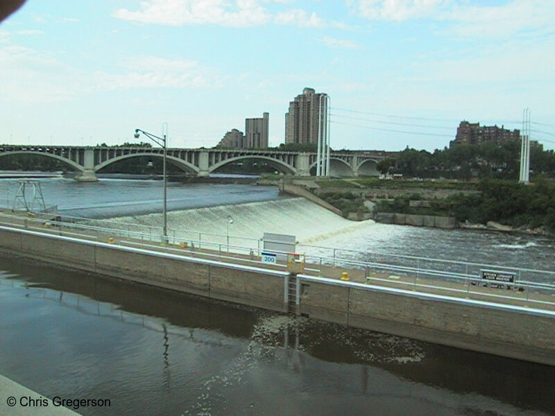 Photo of St. Anthony Falls from the Observation Area(672)