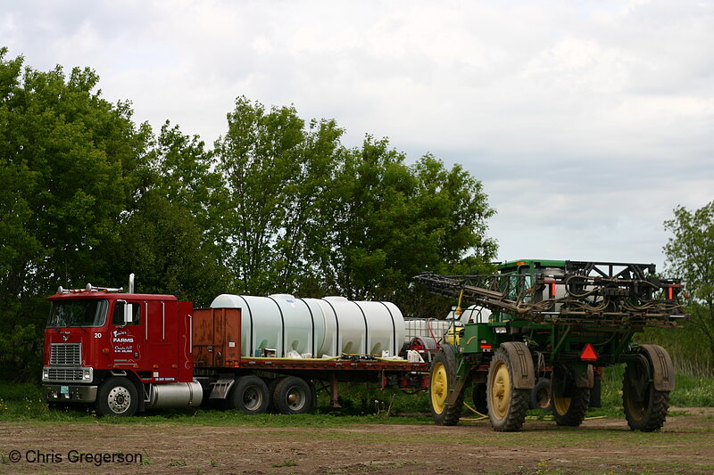 Photo of Farm Fertilizing Equipment(7006)