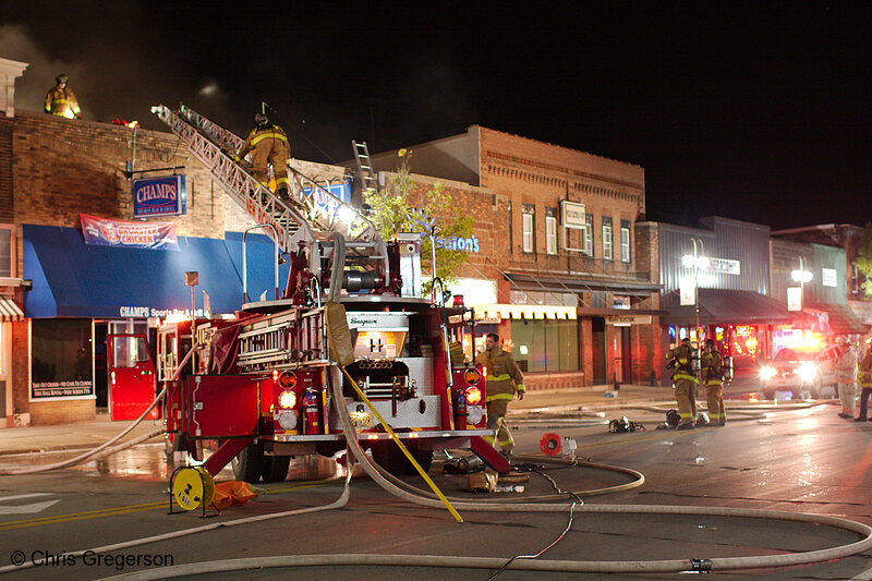 Photo of Ladder Truck and Fire Fighters at Champs on Knowles Avenue(7946)
