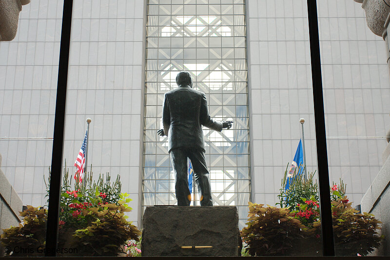 Photo of Humbert H. Humphrey Statue, Minneapolis City Hall(8303)