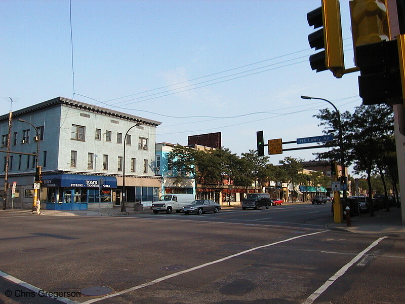 Photo of Central Avenue and Lowry Avenue Northeast(915)