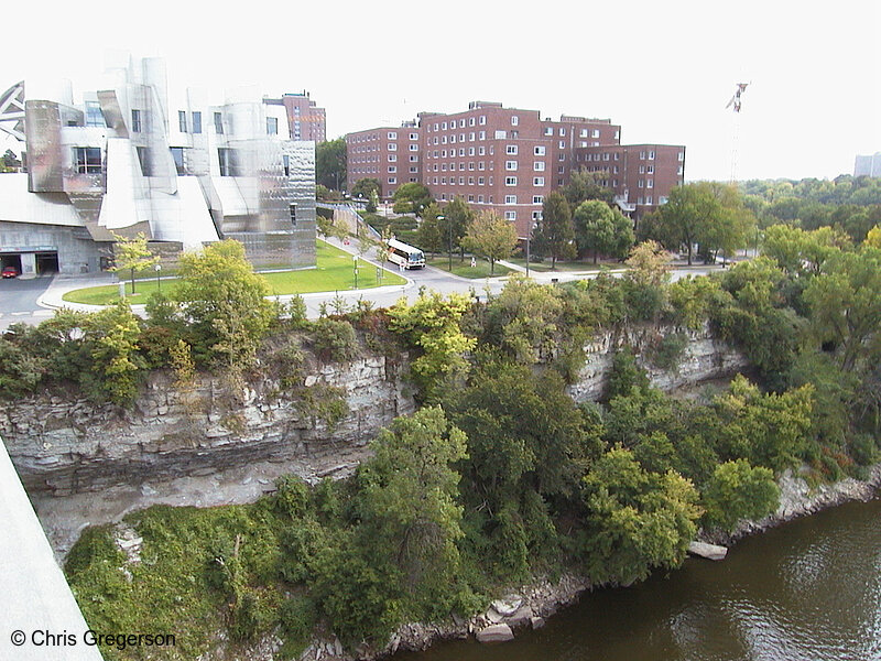 Photo of Weisman Art Museum and Mississippi Riverbank(958)