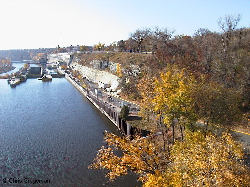 Photo of Lock and Dam 1 from the Ford Parkway Bridge(1117)