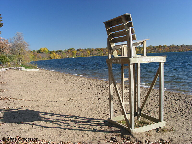 Photo of Lifeguard Chair in Fall(1704)