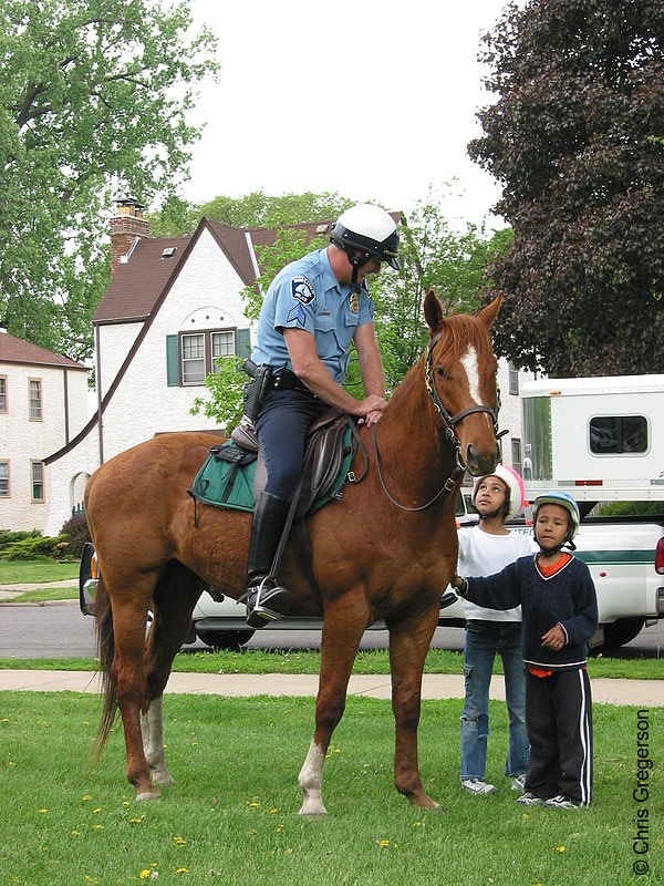 Photo of Mounted Police and Kids at a Park(2796)
