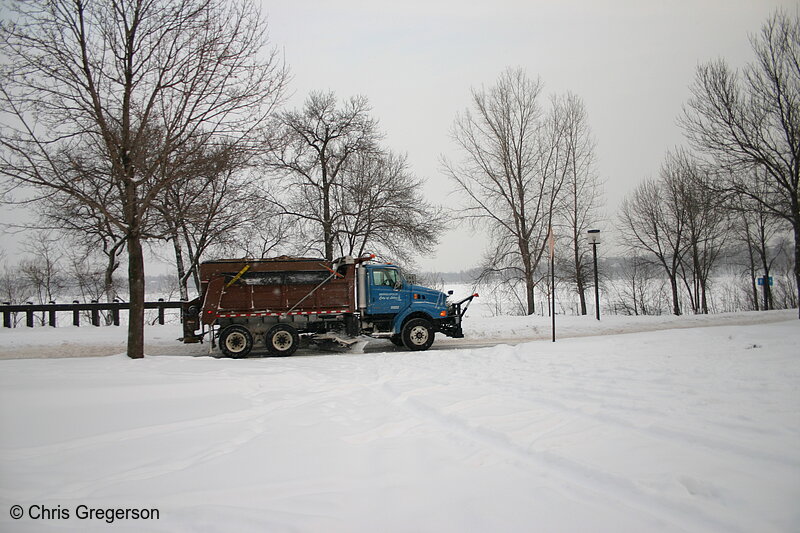 Photo of Snowplow on Parkway(3058)
