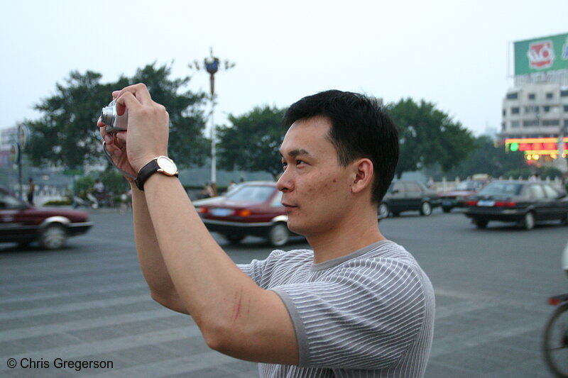 Photo of Taking a Picture with a Digital Camera, Guilin, China(4247)