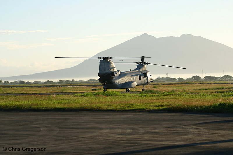 Photo of US Marine Helicopter Taking Off in The Philippines(4259)