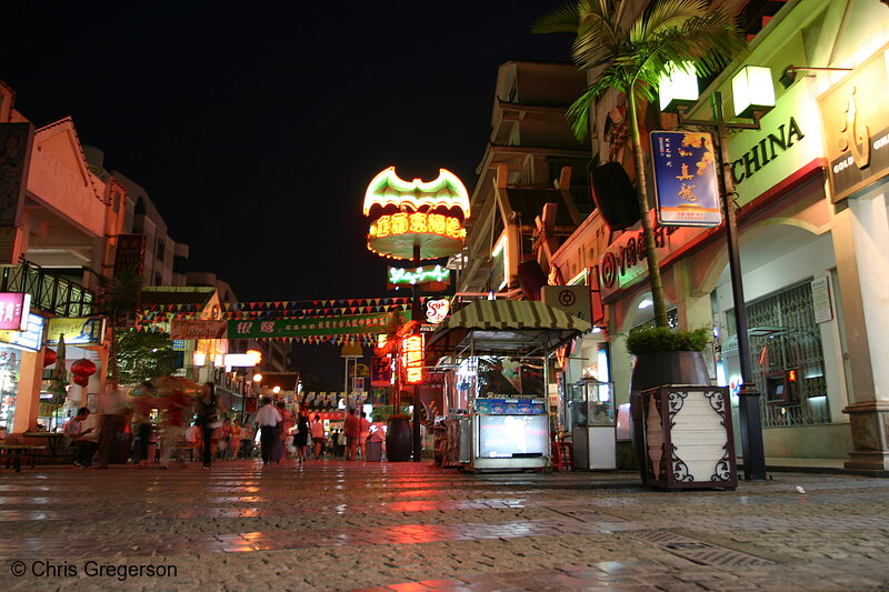 Photo of Pedestrian Mall at Night, Guilin, China(5116)