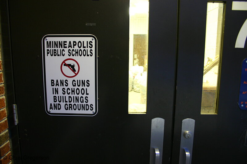Photo of Sign Banning Guns from a Public High School(5447)