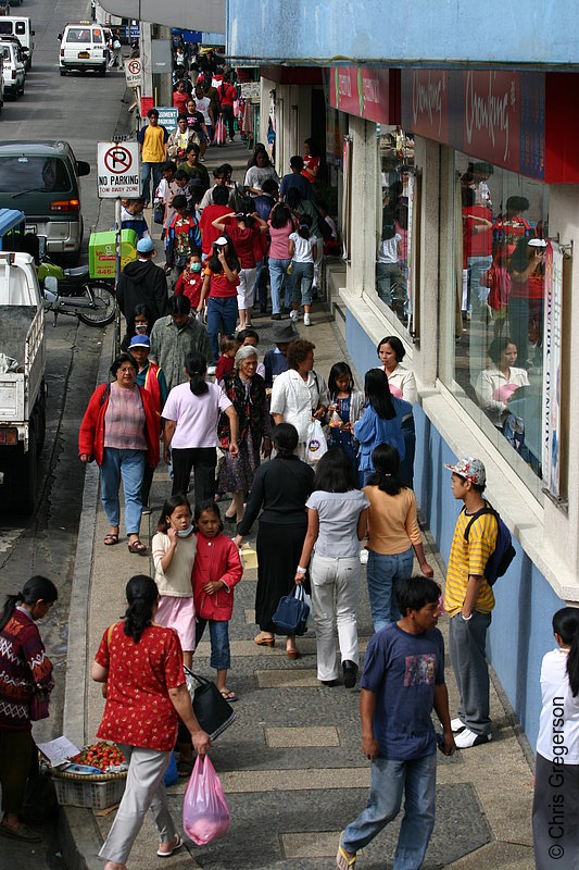 Photo of The Busy Sidewalk Near the Fastfood Restaurants in Session Road in Baguio City, Philippines(5746)