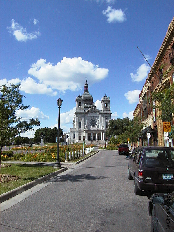 Photo of Basilica from Harmon Place(623)