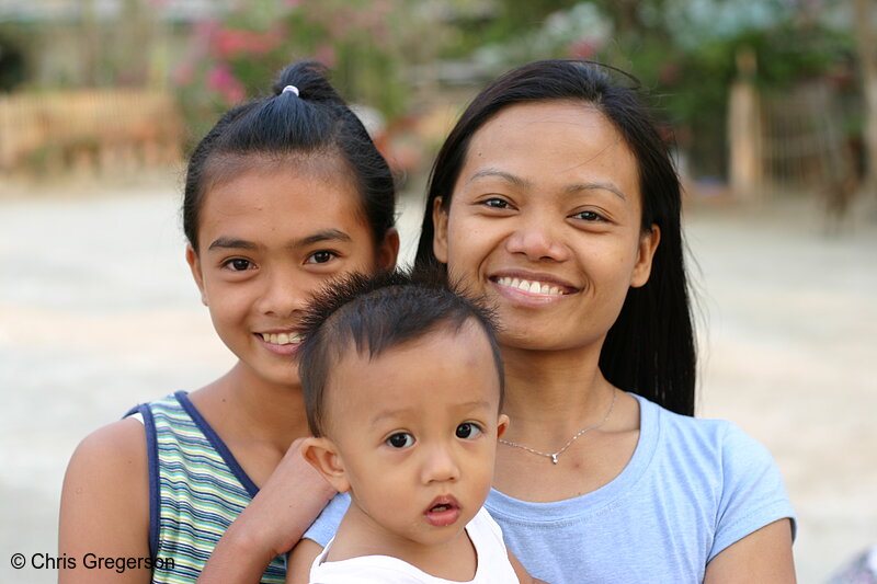 Photo of Three Young Ilocanos, Las-Ud, Badoc, Ilocos Norte(6652)