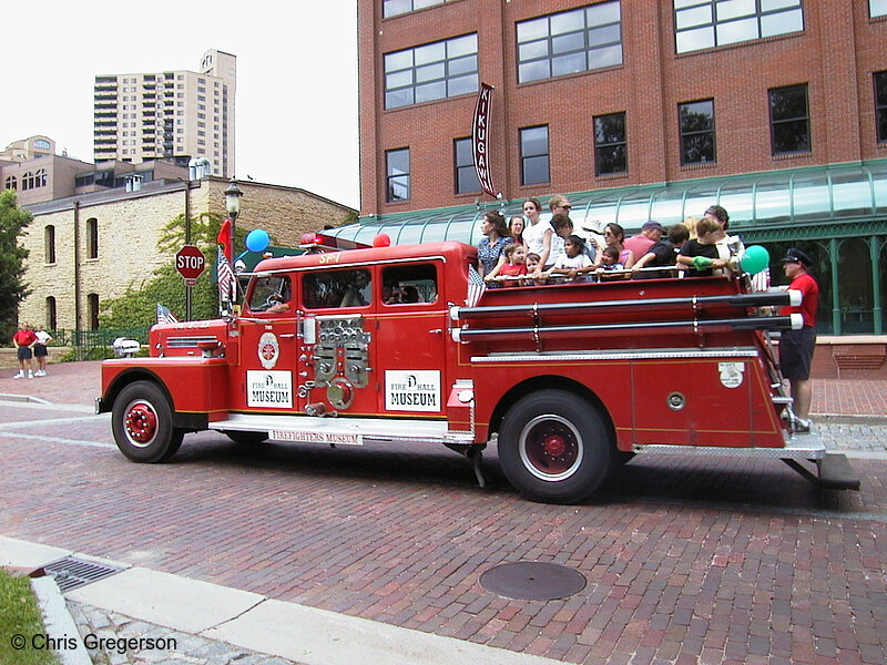 Photo of Fire Engine Ride on Main Street(680)