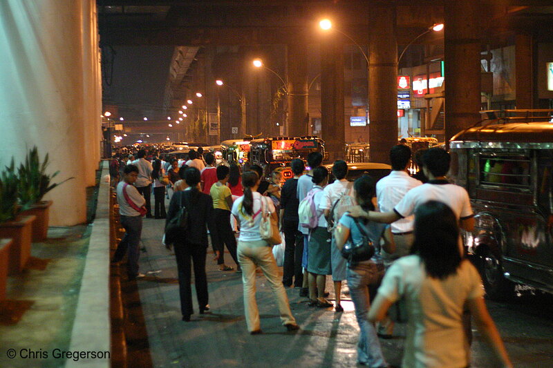Photo of Commuters Waiting for Jeepneys in Cubao, Manila(6877)