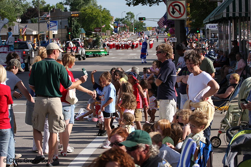 Photo of Crowd at the Fun Fest Parade, New Richmond, WI(7715)