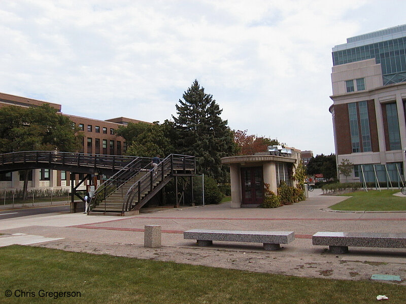 Photo of Coffman Plaza and Washington Avenue Footbridge(951)