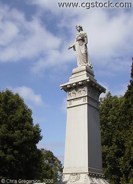 Statue at Lakewood Cemetery