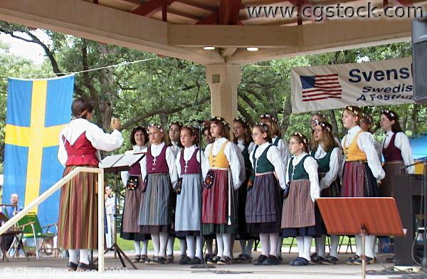 Svenskarnas Dag (Swedish Day) Girls Choir