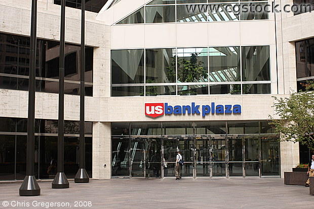Entrance to US Bank Plaza