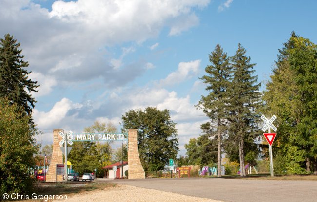 Entrance to Mary Park, North Green Avenue